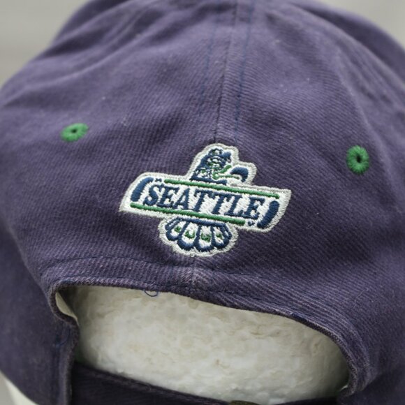 Seattle Thunderbirds Hat (VTG) - CCM Hockey Arch Script - Adult Strapback - Picture 6 of 9